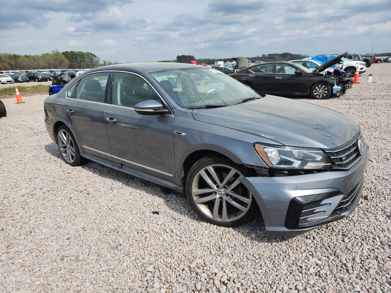 2017 VOLKSWAGEN PASSAT R-LINE — снимка 4