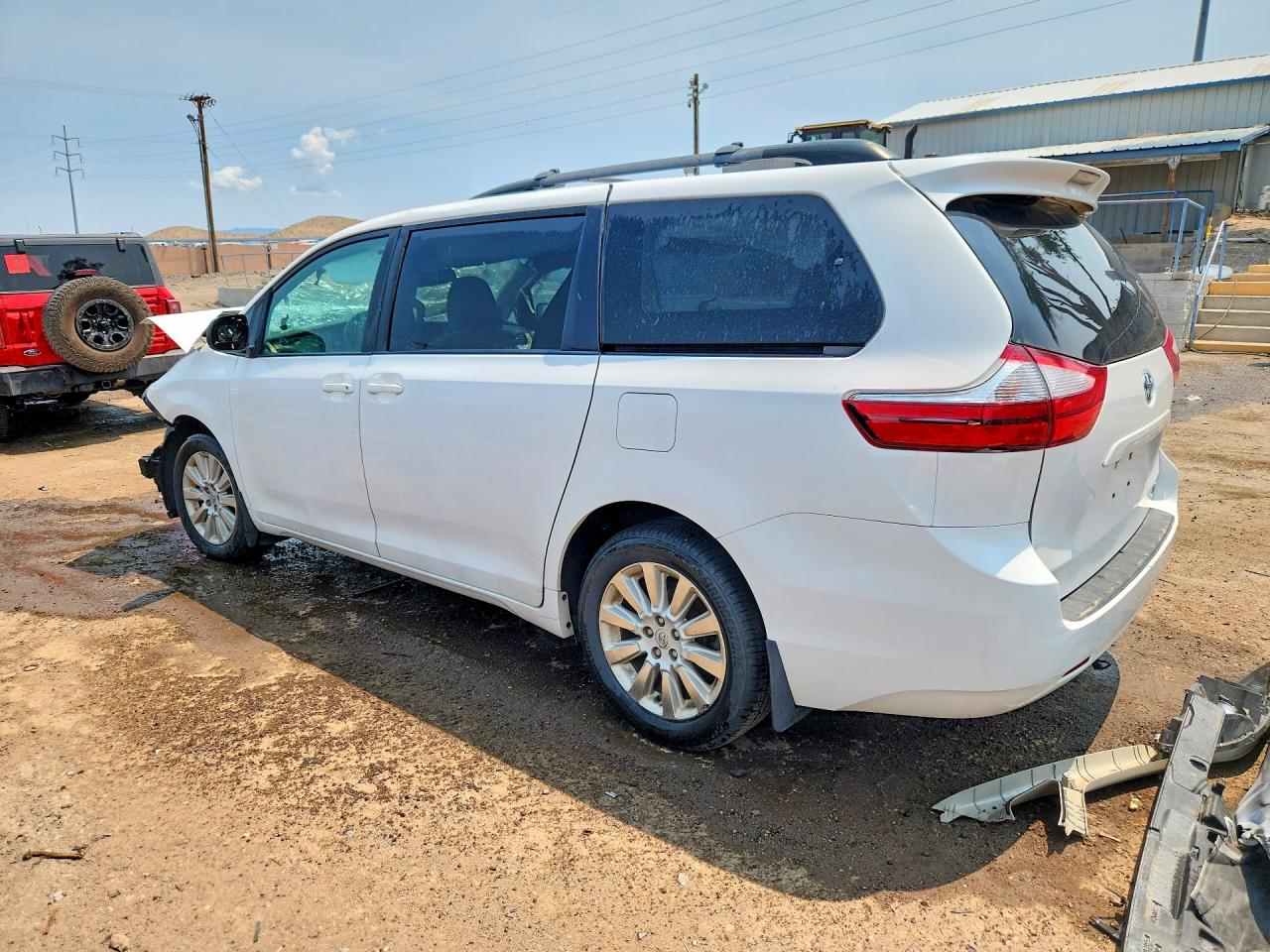 2015 TOYOTA SIENNA LE — снимка 2