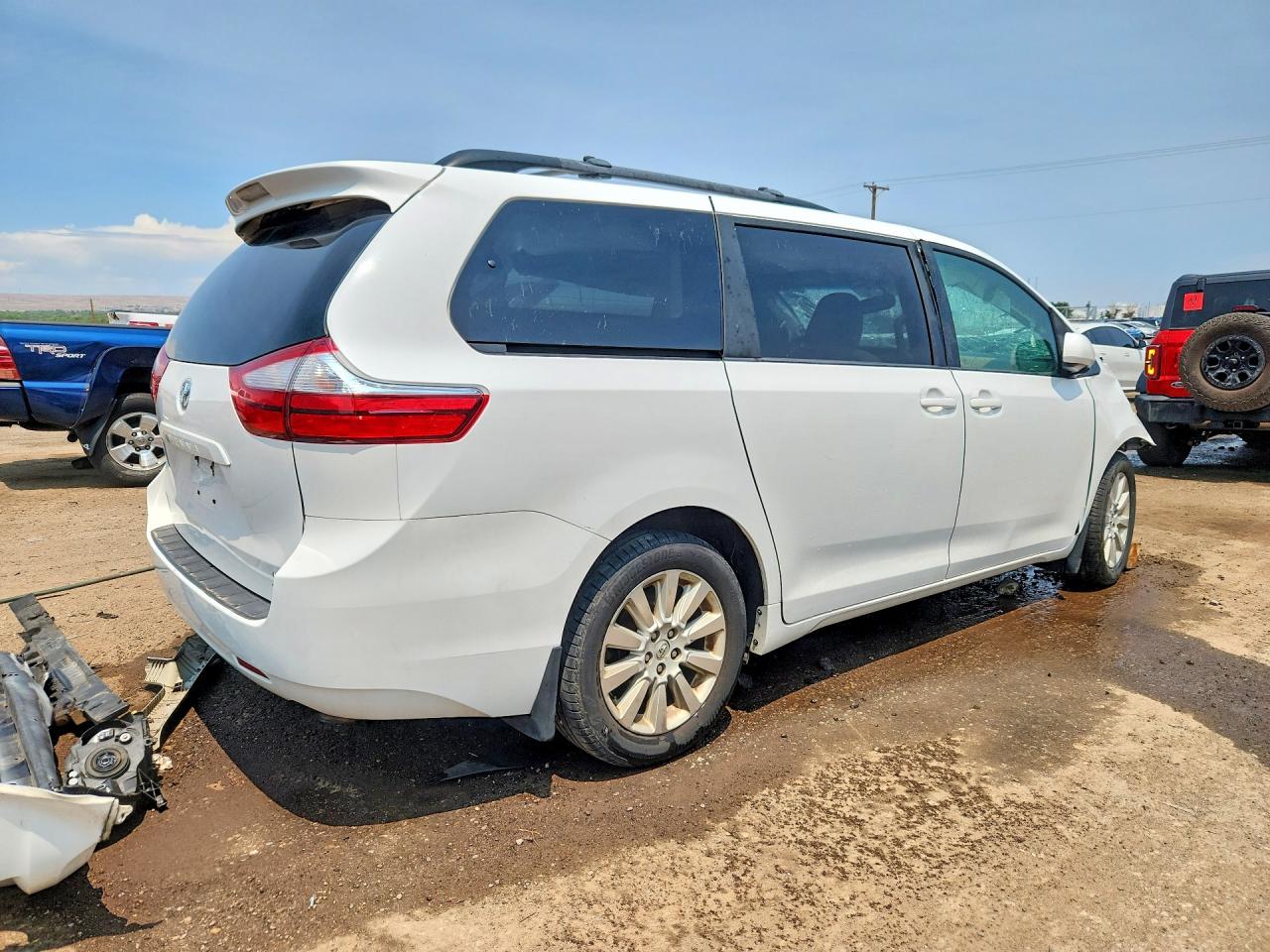 2015 TOYOTA SIENNA LE — снимка 3