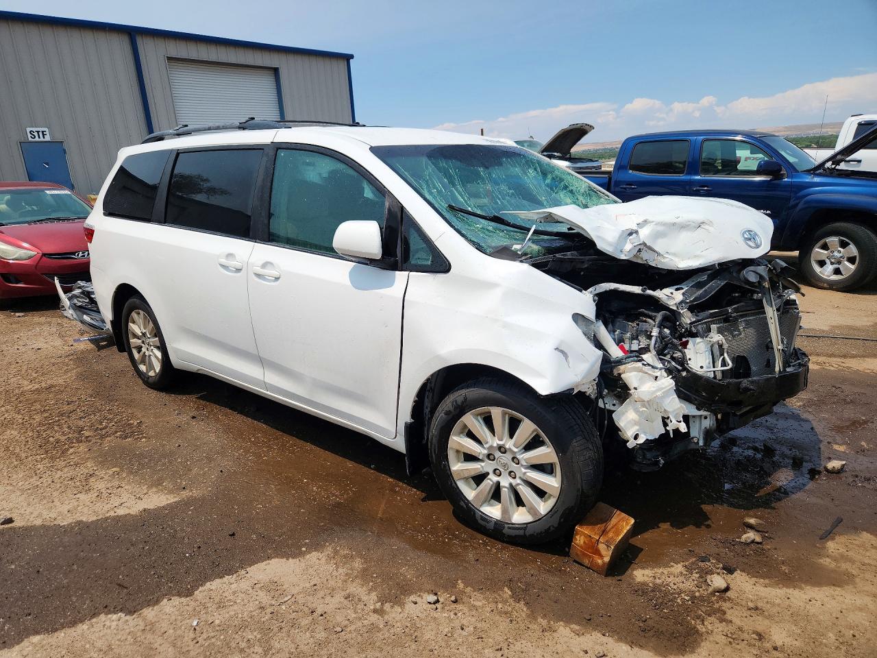2015 TOYOTA SIENNA LE — снимка 4