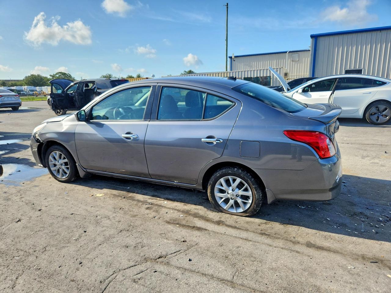 2019 NISSAN VERSA SV — снимка 2