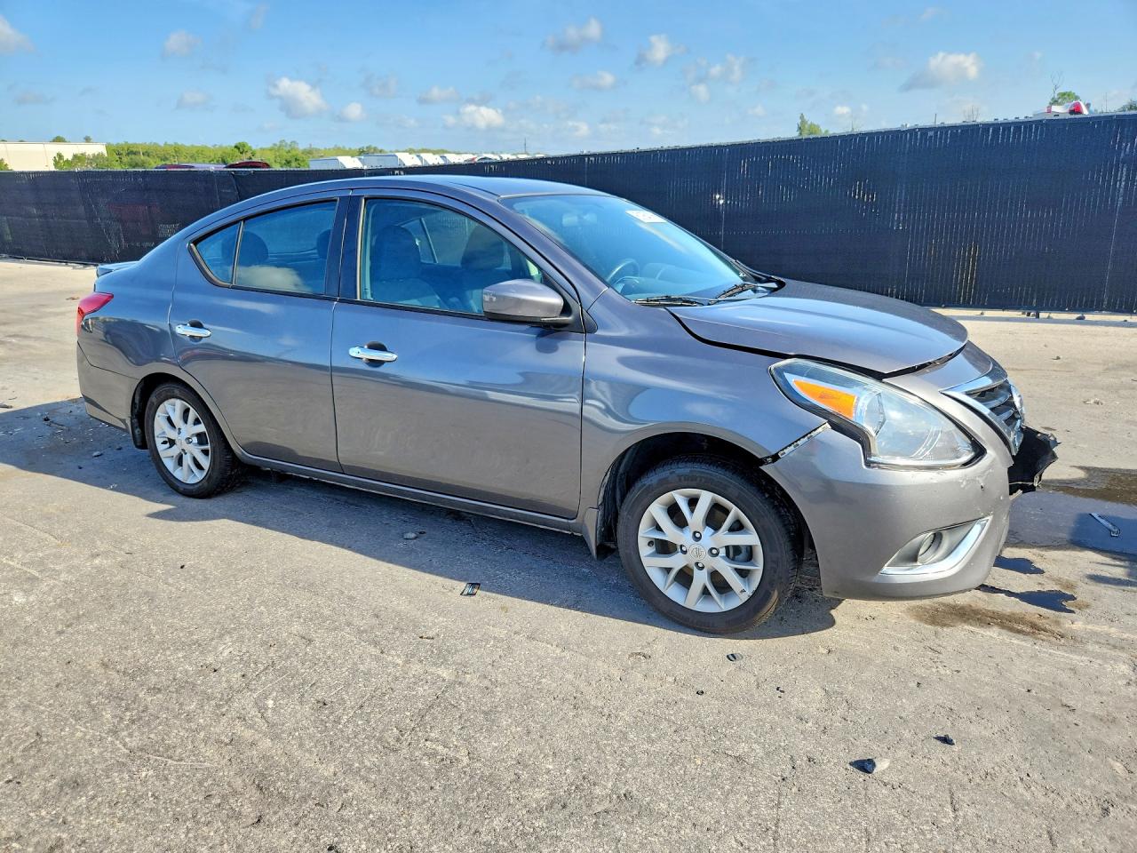 2019 NISSAN VERSA SV — снимка 4