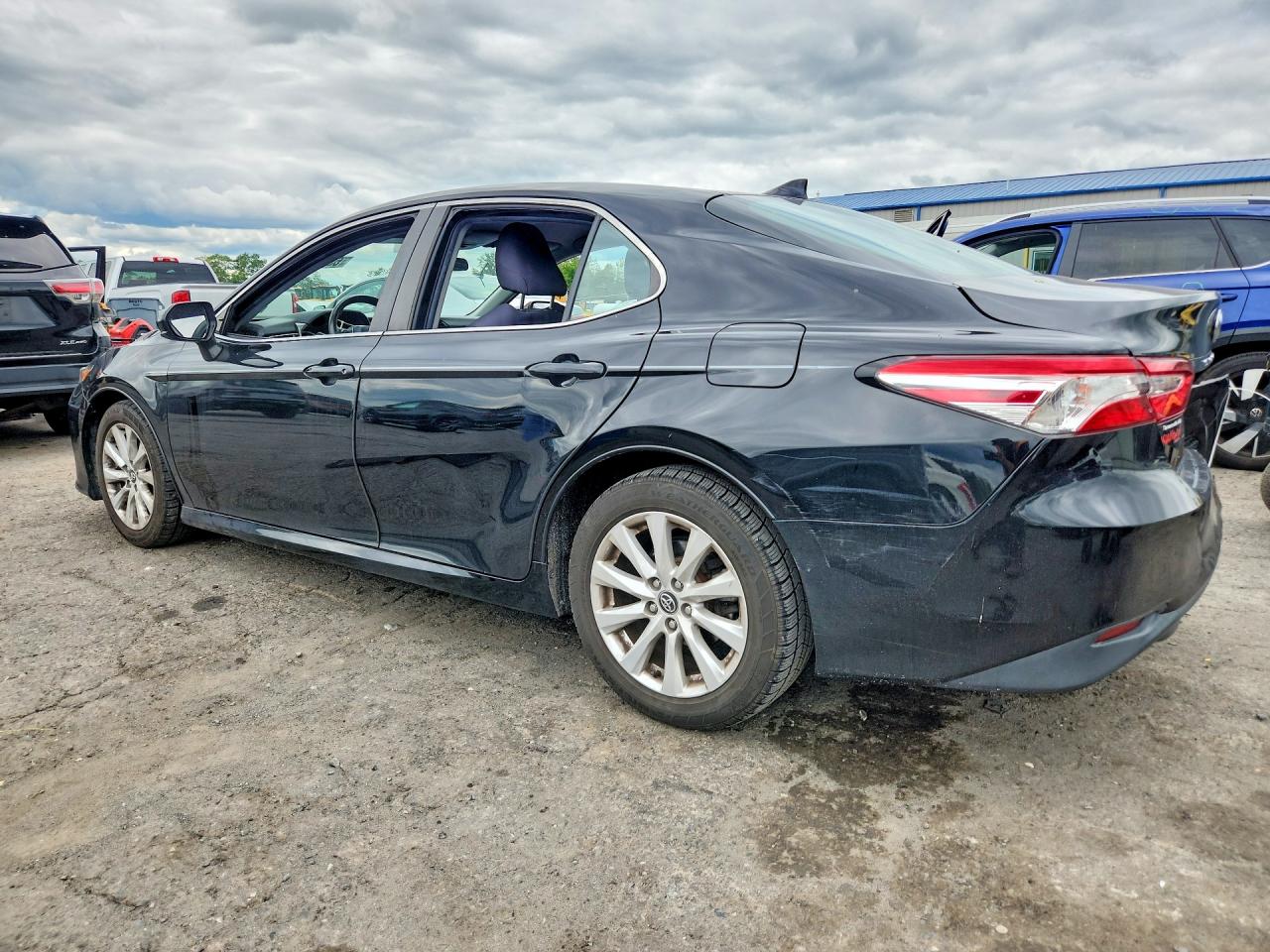 2020 TOYOTA CAMRY LE — снимка 2