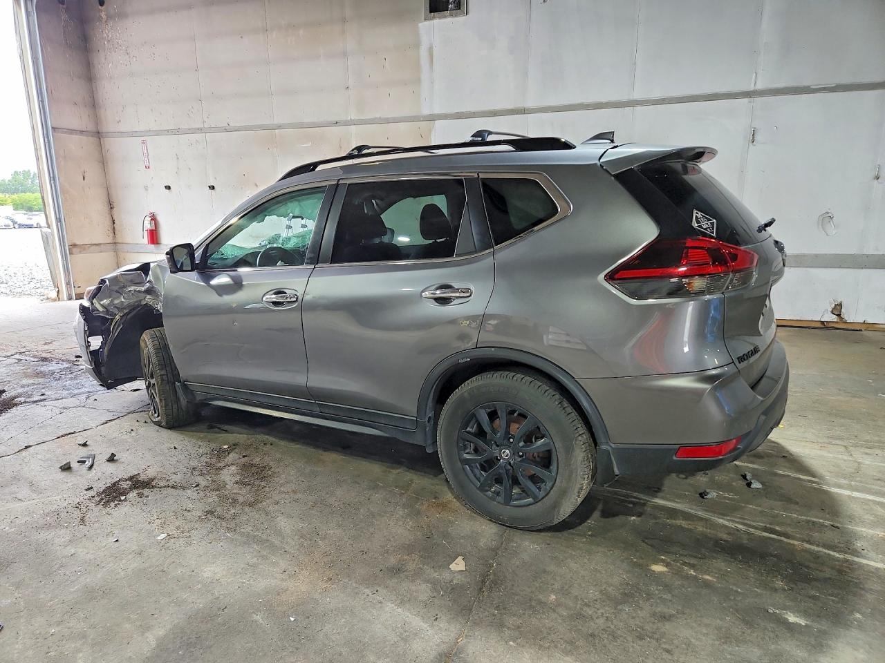 2018 NISSAN ROGUE SV — снимка 2