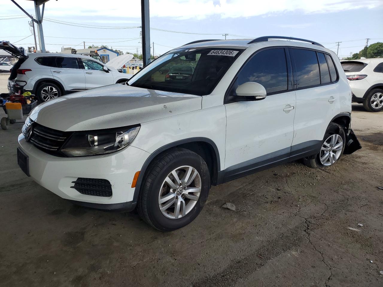 2015 VOLKSWAGEN TIGUAN S
