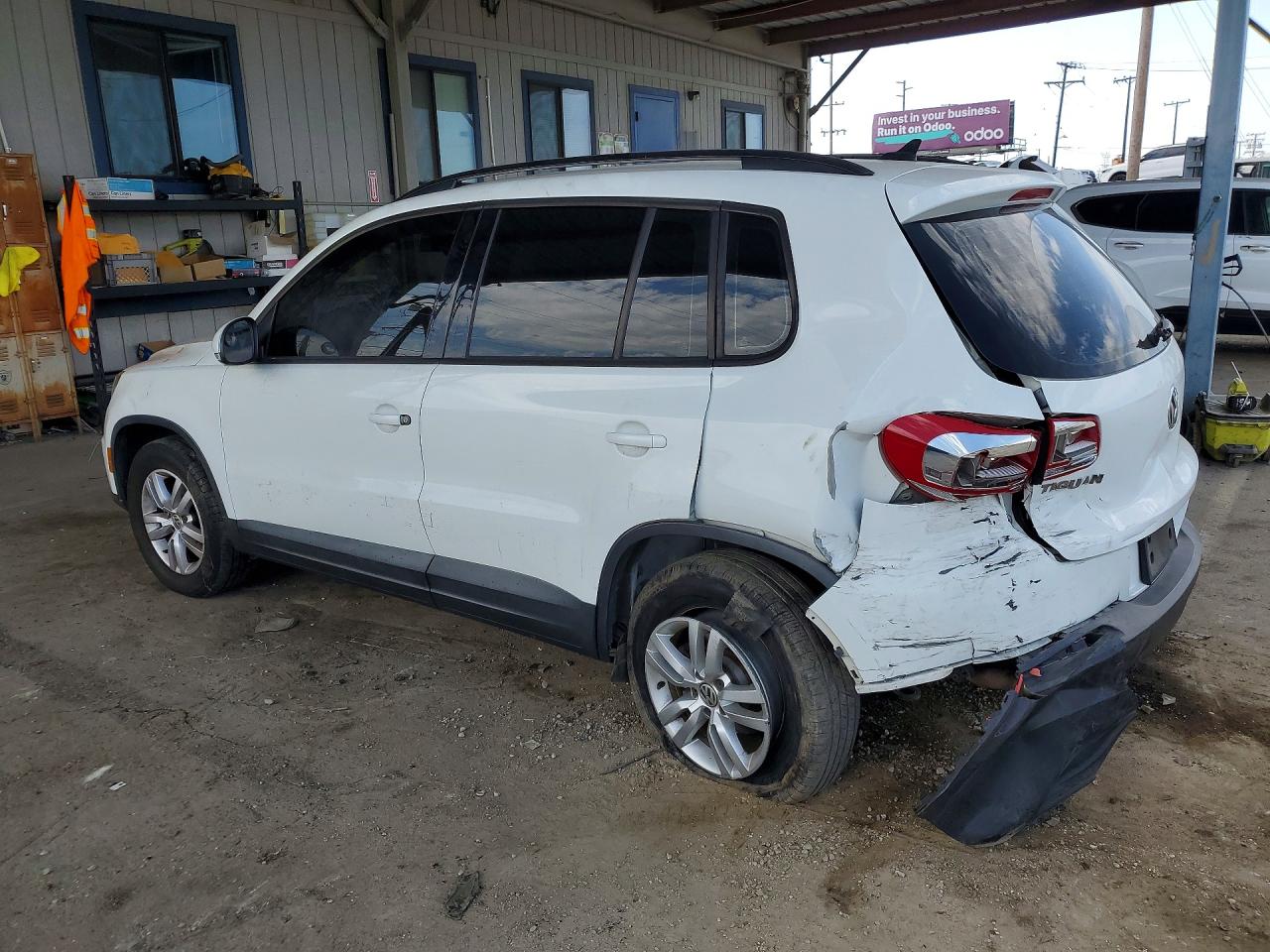 2015 VOLKSWAGEN TIGUAN S — снимка 2