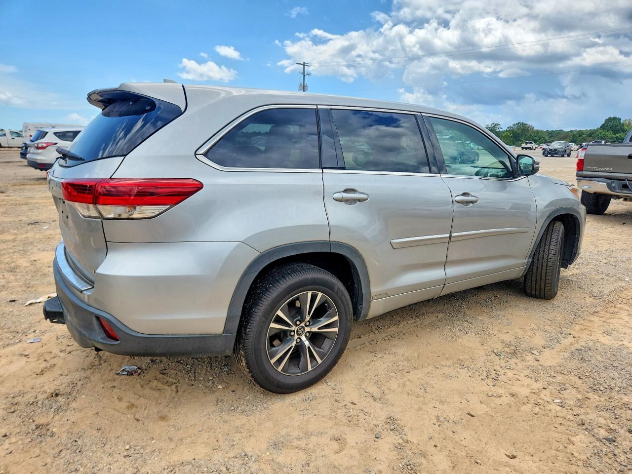 2017 TOYOTA HIGHLANDER LE PLUS — снимка 3