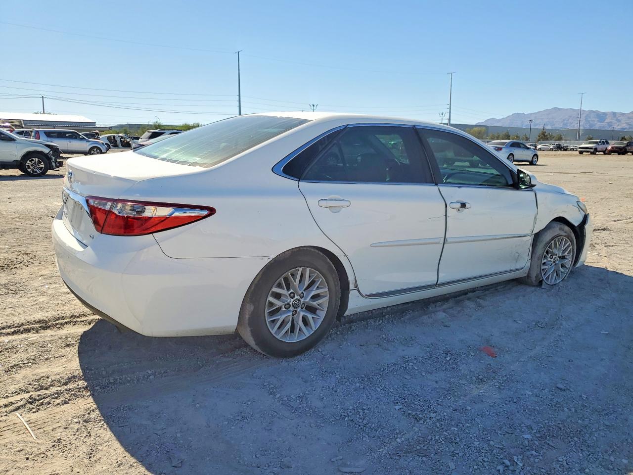 2016 TOYOTA CAMRY LE — снимка 3
