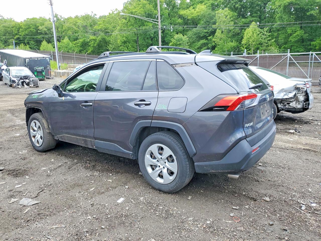 2019 TOYOTA RAV4 LE — снимка 2