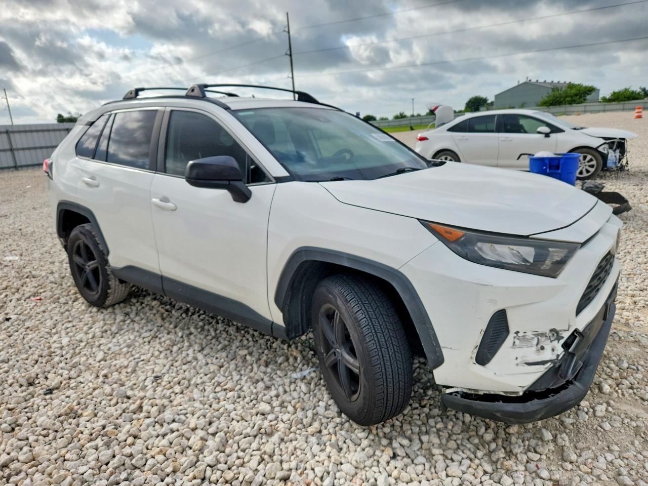 2019 TOYOTA RAV4 LE — снимка 4