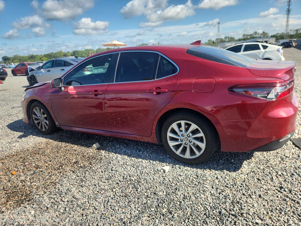 2021 TOYOTA CAMRY LE — снимка 2