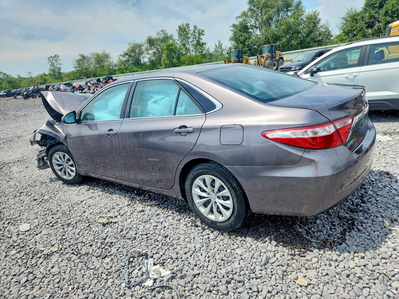 2015 TOYOTA CAMRY LE — снимка 2