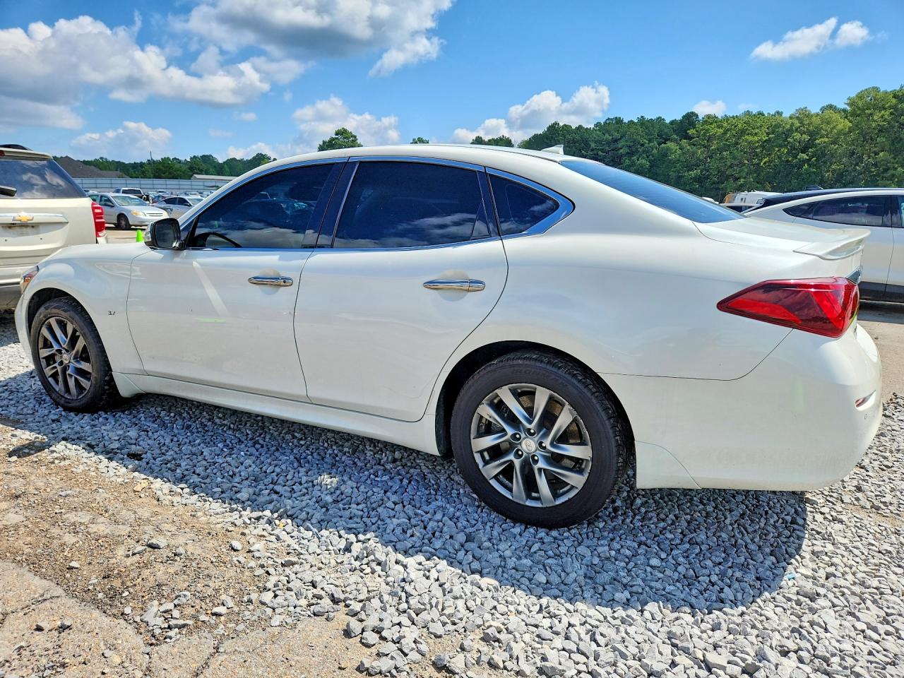 2015 INFINITI Q70 3.7 — снимка 2