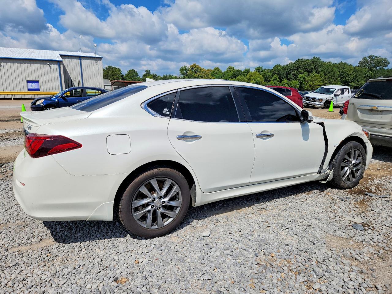 2015 INFINITI Q70 3.7 — снимка 3