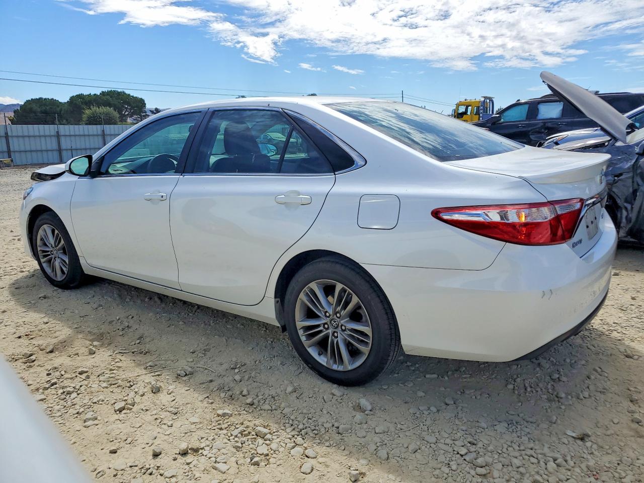 2017 TOYOTA CAMRY SE — снимка 2