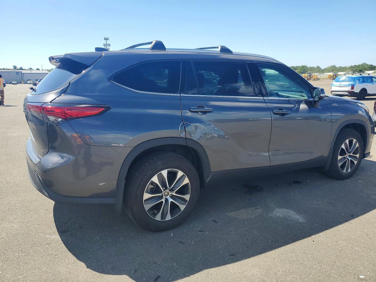 2020 TOYOTA HIGHLANDER XLE — снимка 3