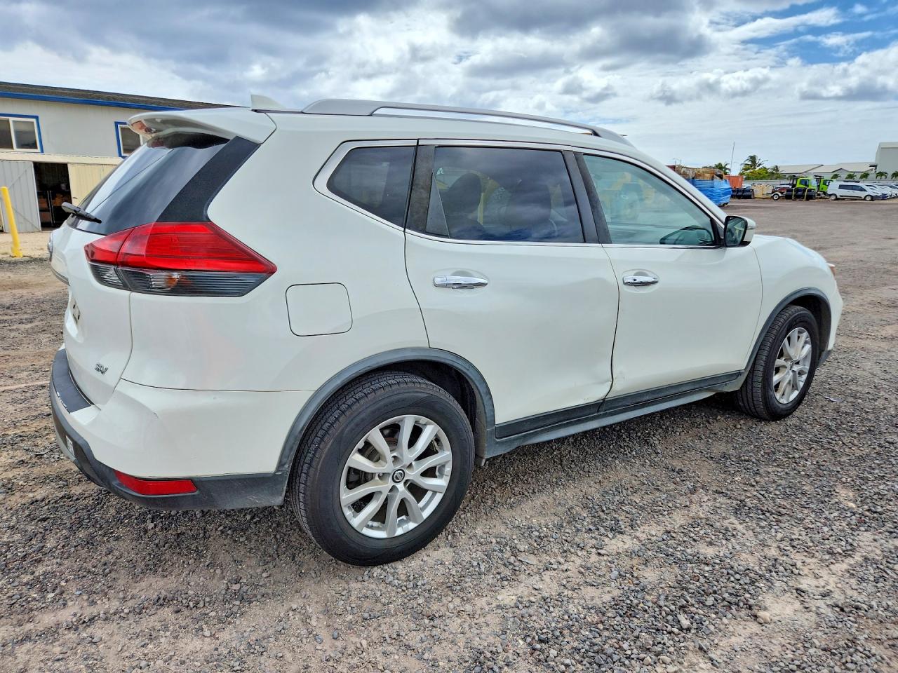 2017 NISSAN ROGUE SV — снимка 3