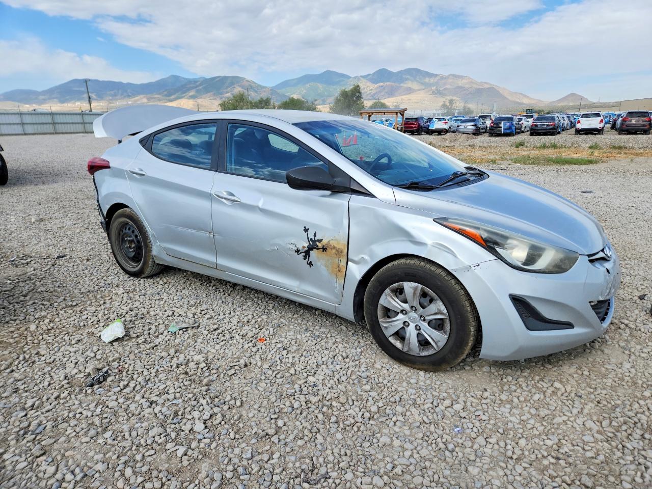 2016 HYUNDAI ELANTRA SE — снимка 4