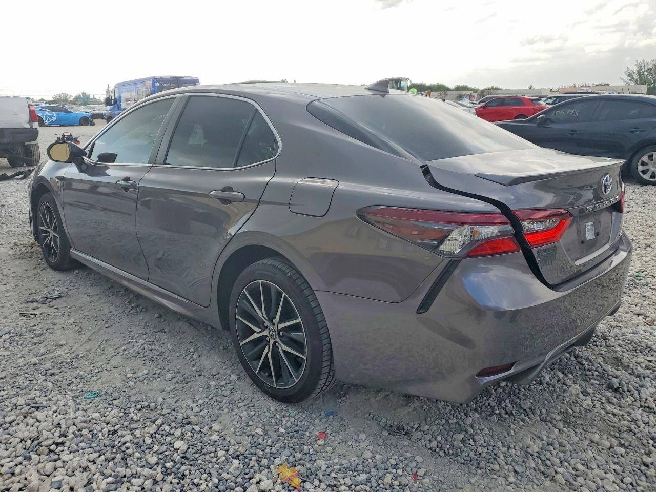 2024 TOYOTA CAMRY SE — снимка 2