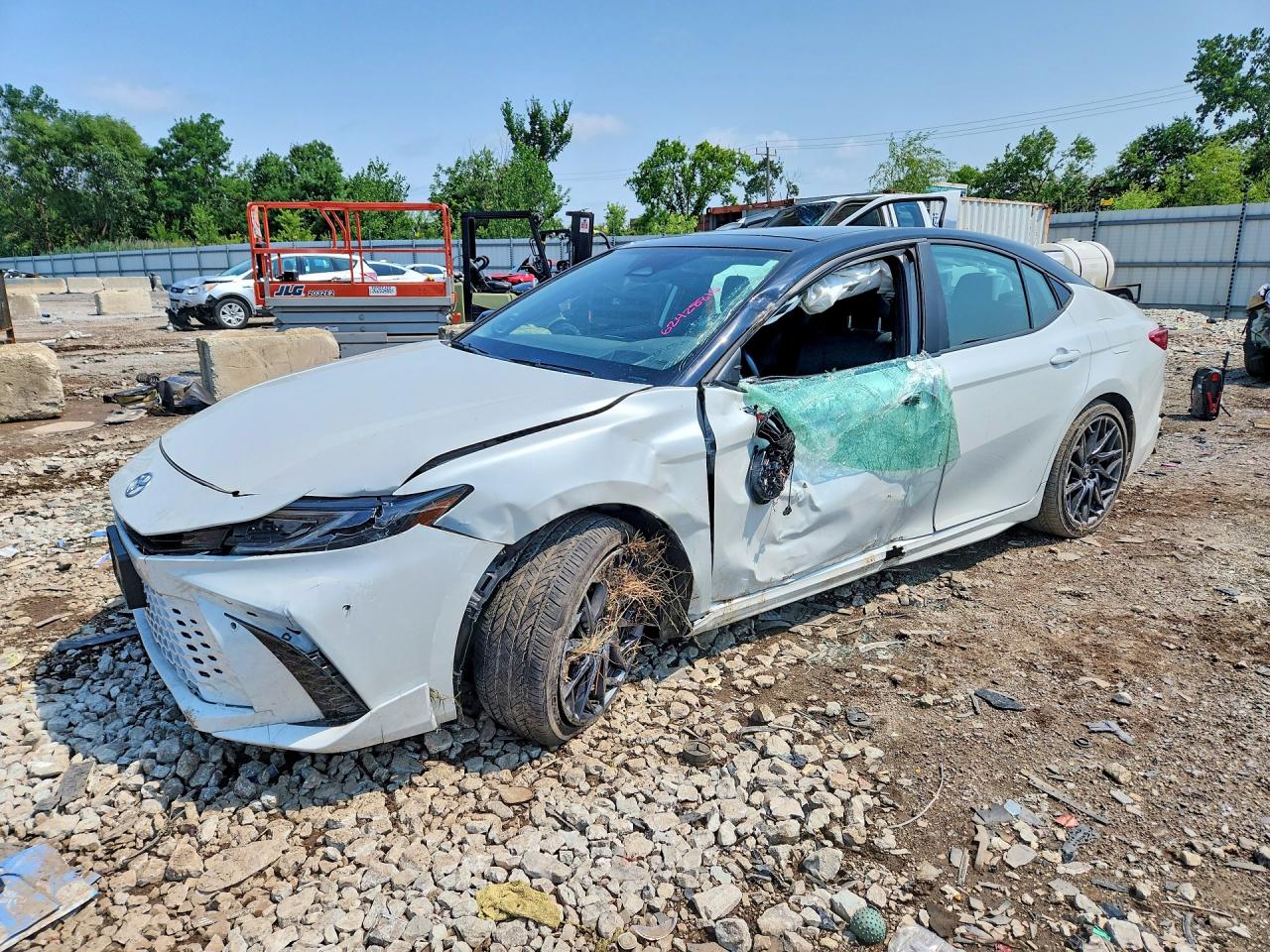 2025 TOYOTA CAMRY XSE