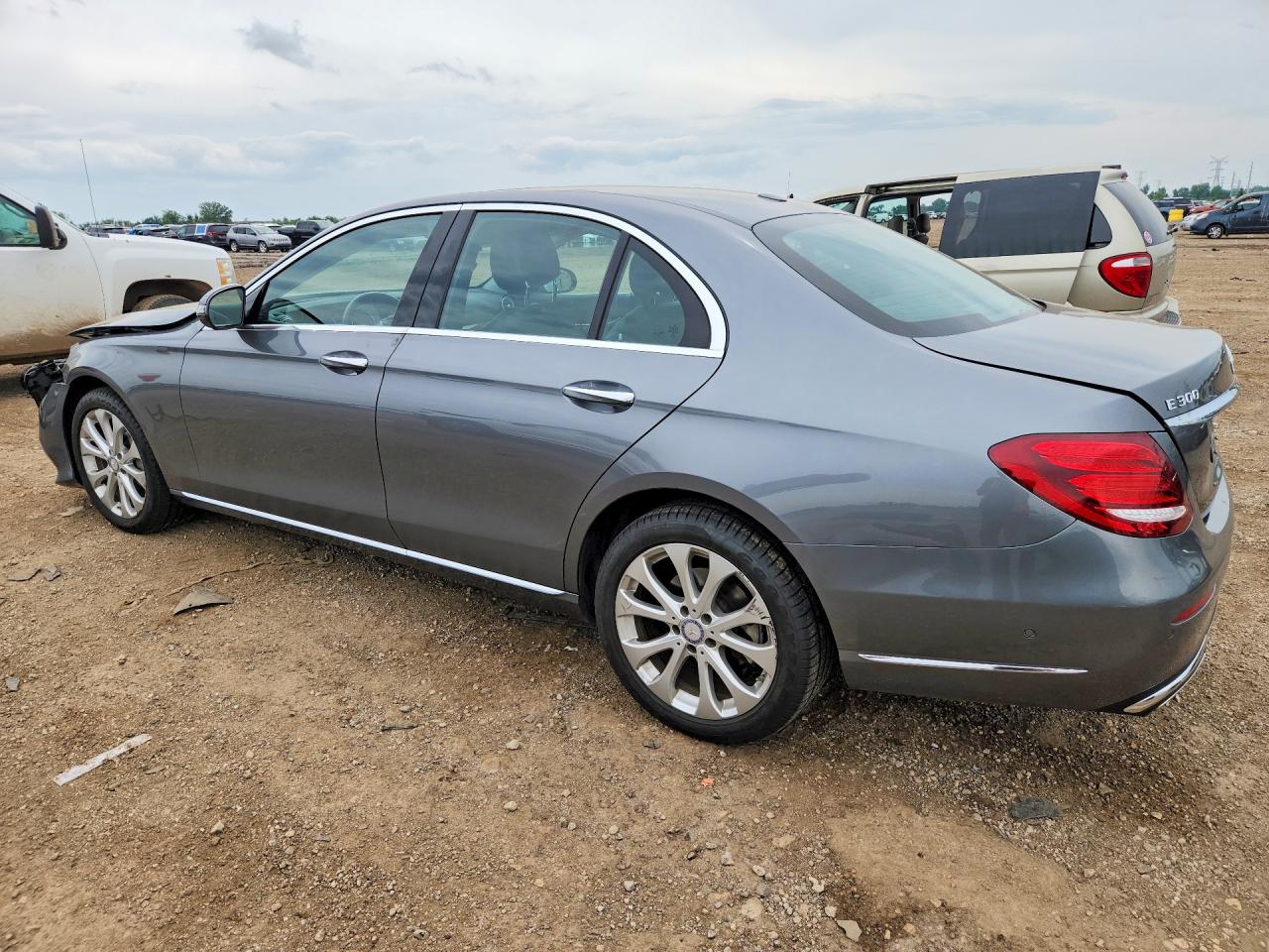 2017 MERCEDES-BENZ E 300 4MATIC — снимка 2