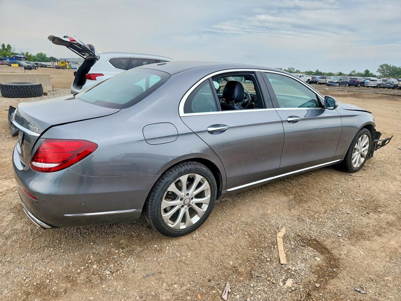 2017 MERCEDES-BENZ E 300 4MATIC — снимка 3
