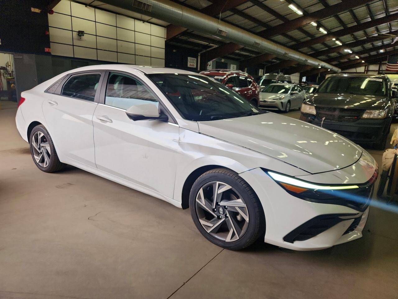 2024 HYUNDAI ELANTRA LIMITED — снимка 4