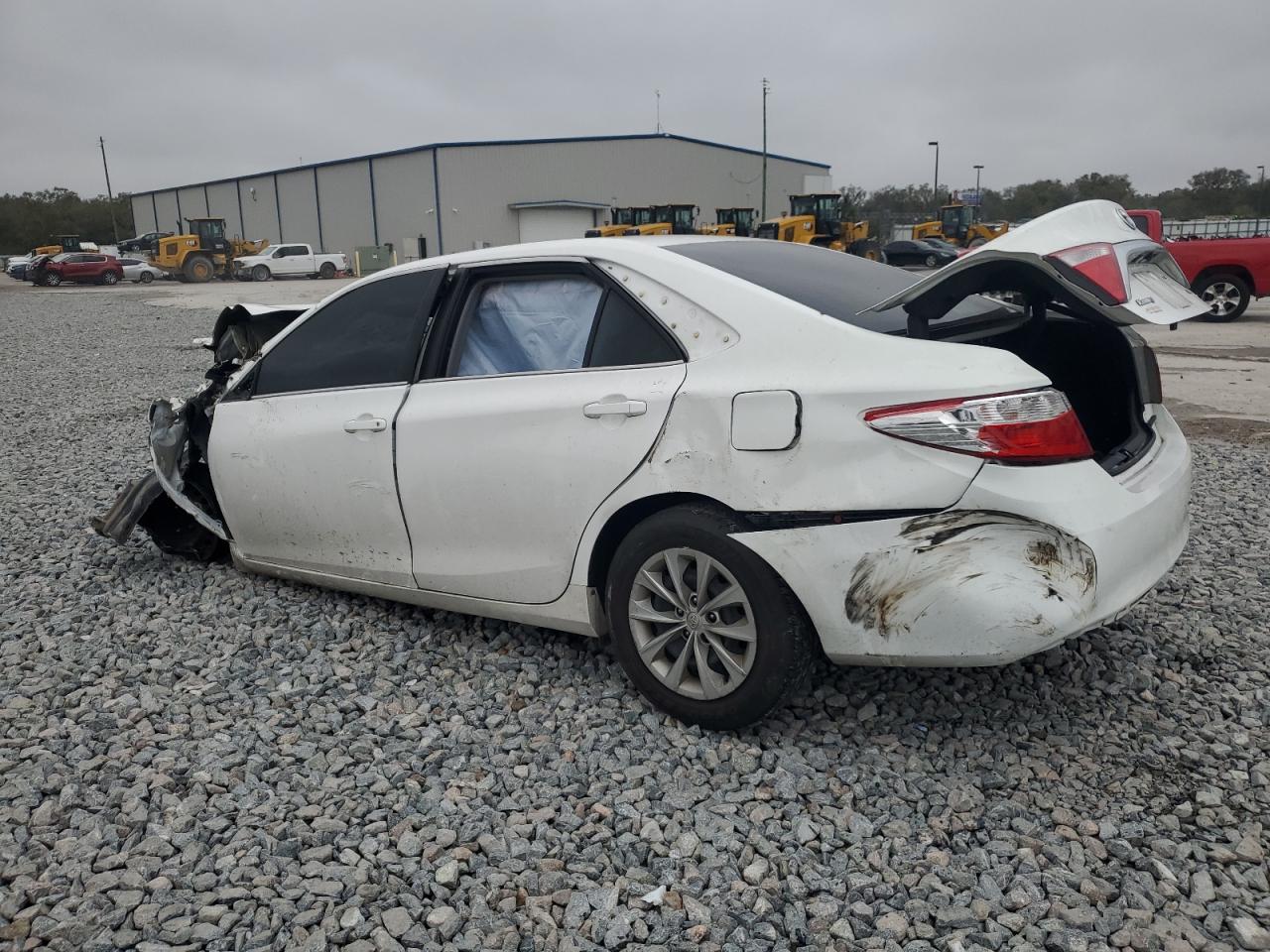 2015 TOYOTA CAMRY LE — снимка 2