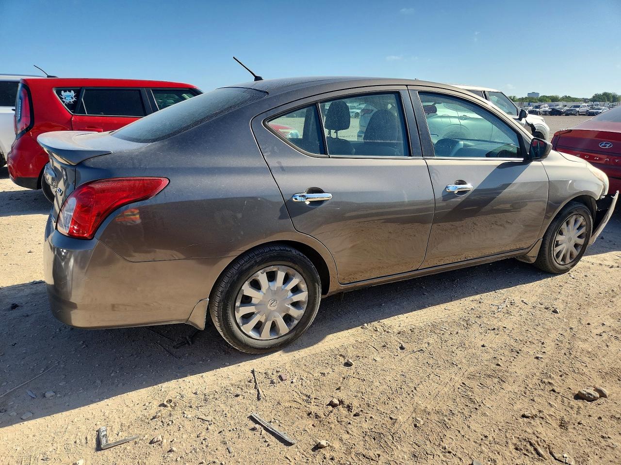 2015 NISSAN VERSA 1.6 SV — снимка 3