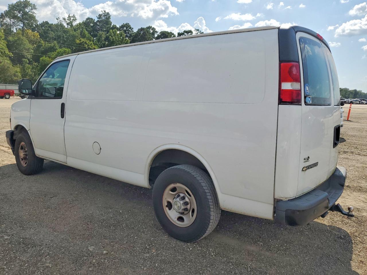 2020 CHEVROLET EXPRESS G2500 — снимка 2
