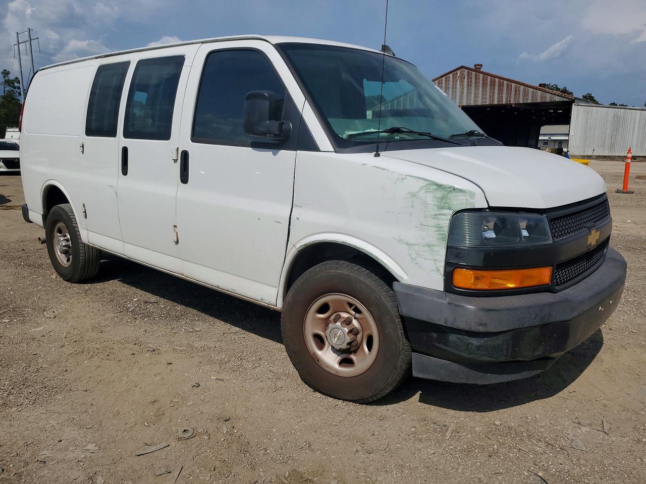 2020 CHEVROLET EXPRESS G2500 — снимка 4