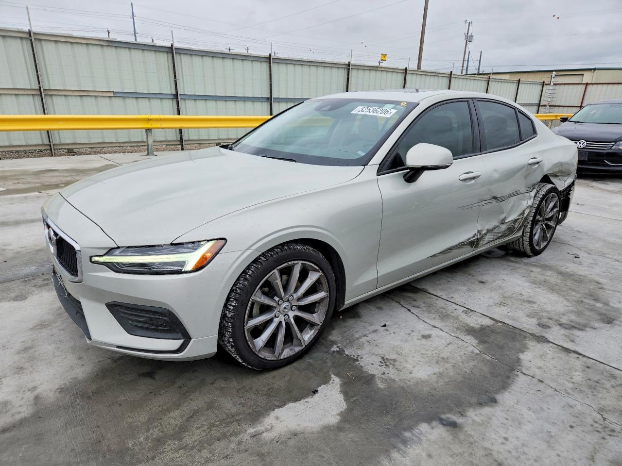 2020 VOLVO S60 T5 MOMENTUM