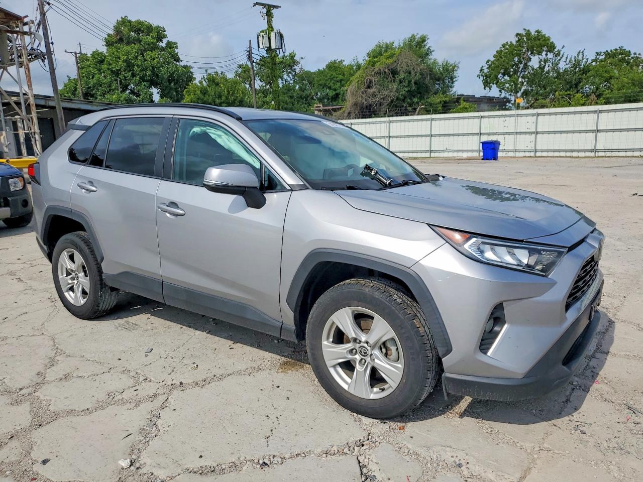 2021 TOYOTA RAV4 XLE — снимка 4