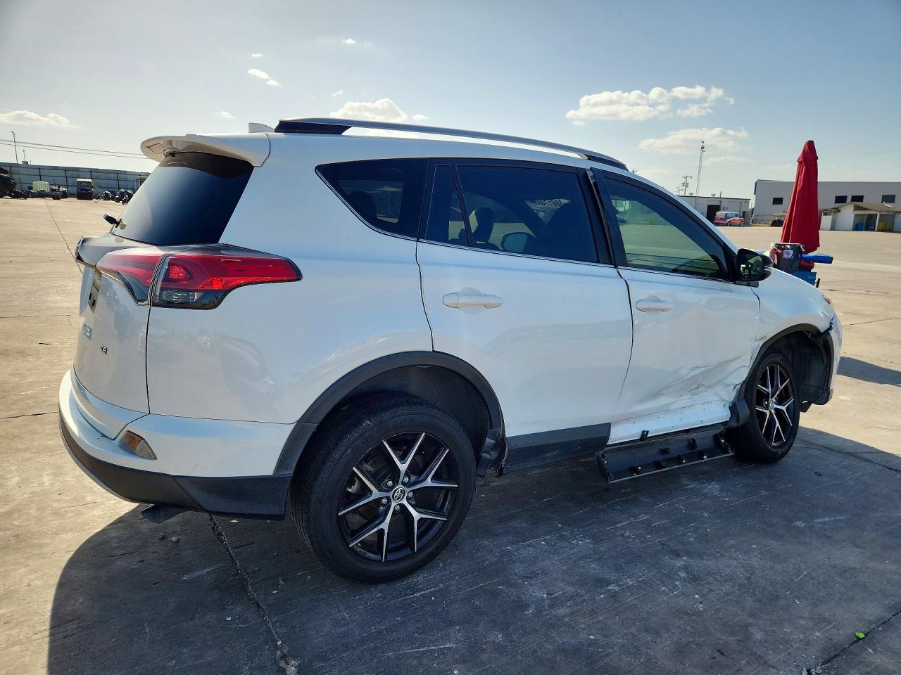 2018 TOYOTA RAV4 SE — снимка 3