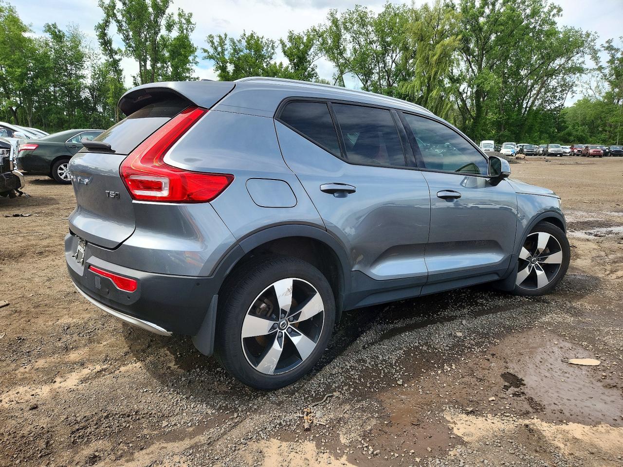 2019 VOLVO XC40 T5 MOMENTUM — снимка 3