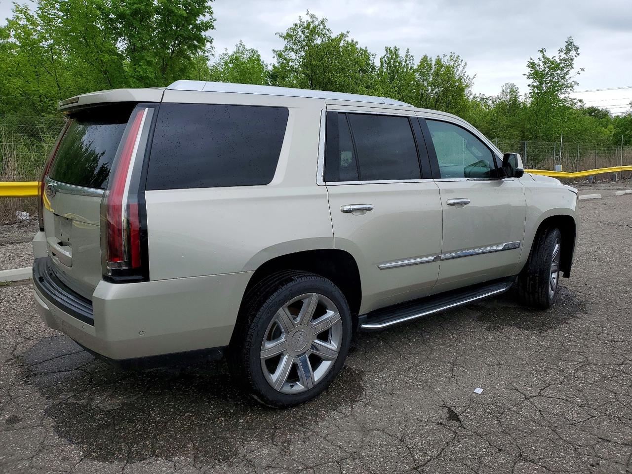 2017 CADILLAC ESCALADE LUXURY — снимка 3