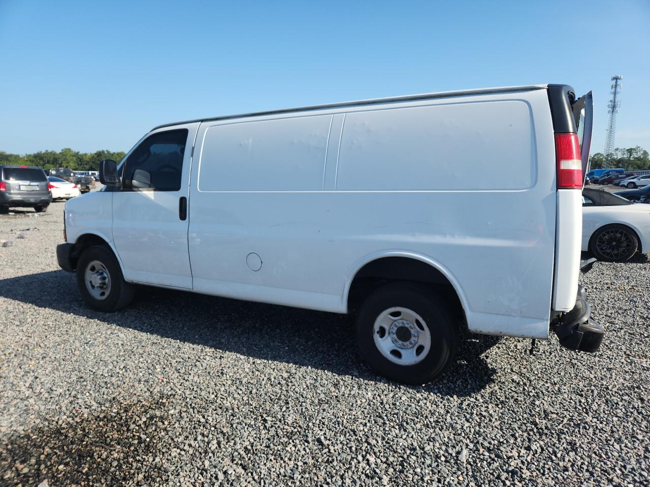 2016 CHEVROLET EXPRESS 2500 — снимка 2