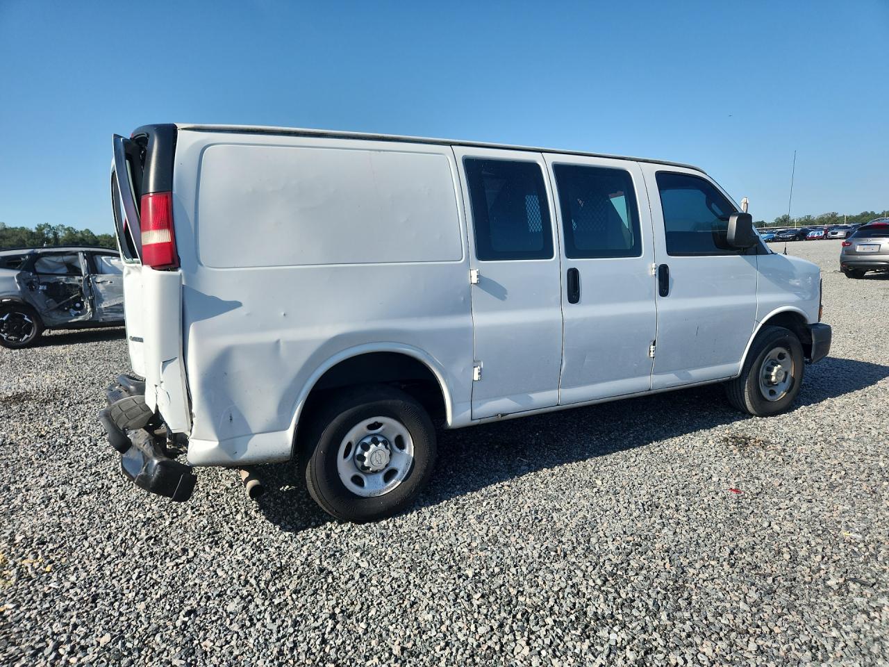 2016 CHEVROLET EXPRESS 2500 — снимка 3