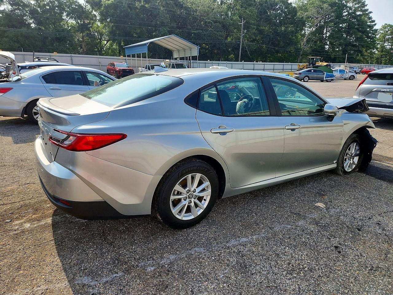 2025 TOYOTA CAMRY LE — снимка 3