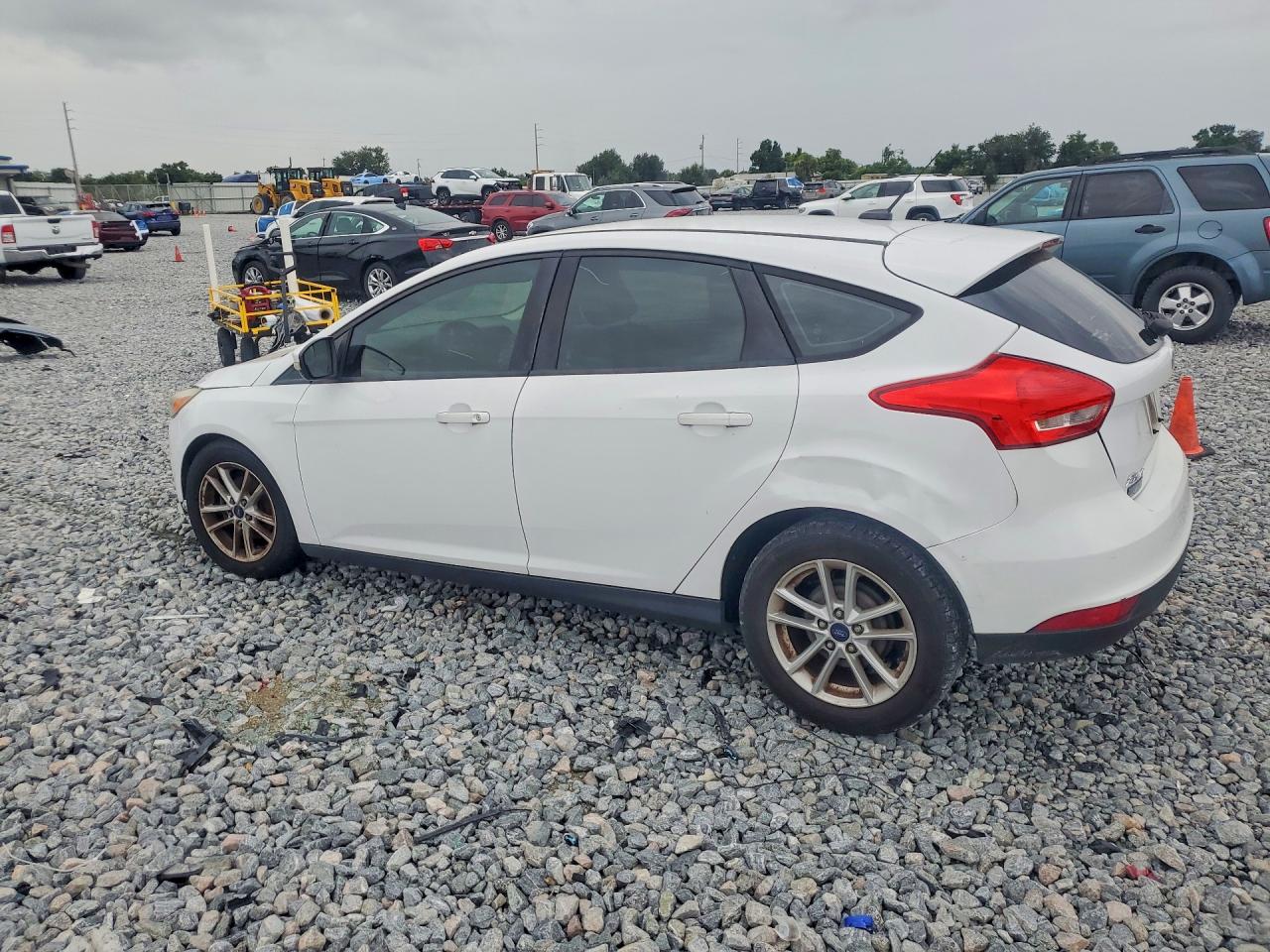 2017 FORD FOCUS SE — снимка 2
