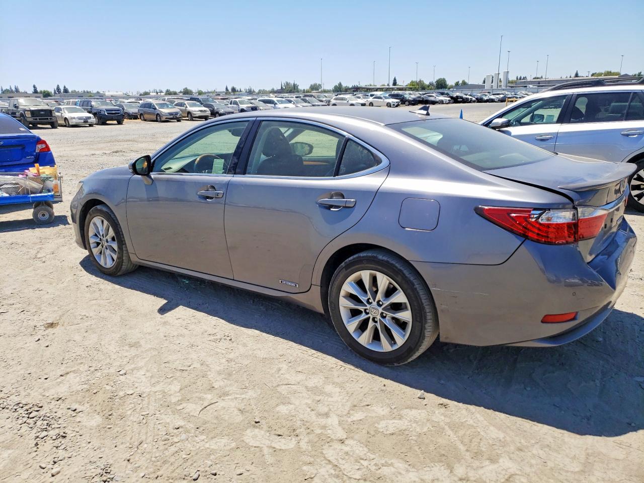 2013 LEXUS ES 300H — снимка 2