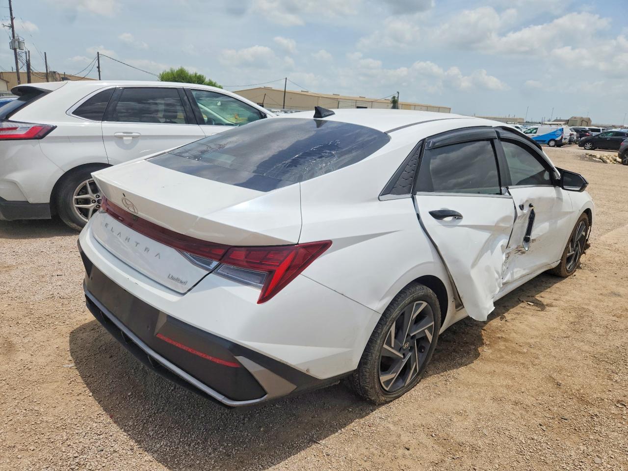 2024 HYUNDAI ELANTRA LIMITED — снимка 3
