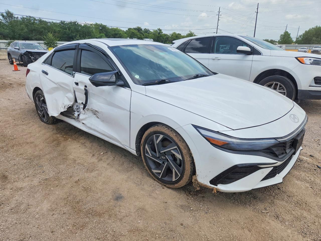 2024 HYUNDAI ELANTRA LIMITED — снимка 4
