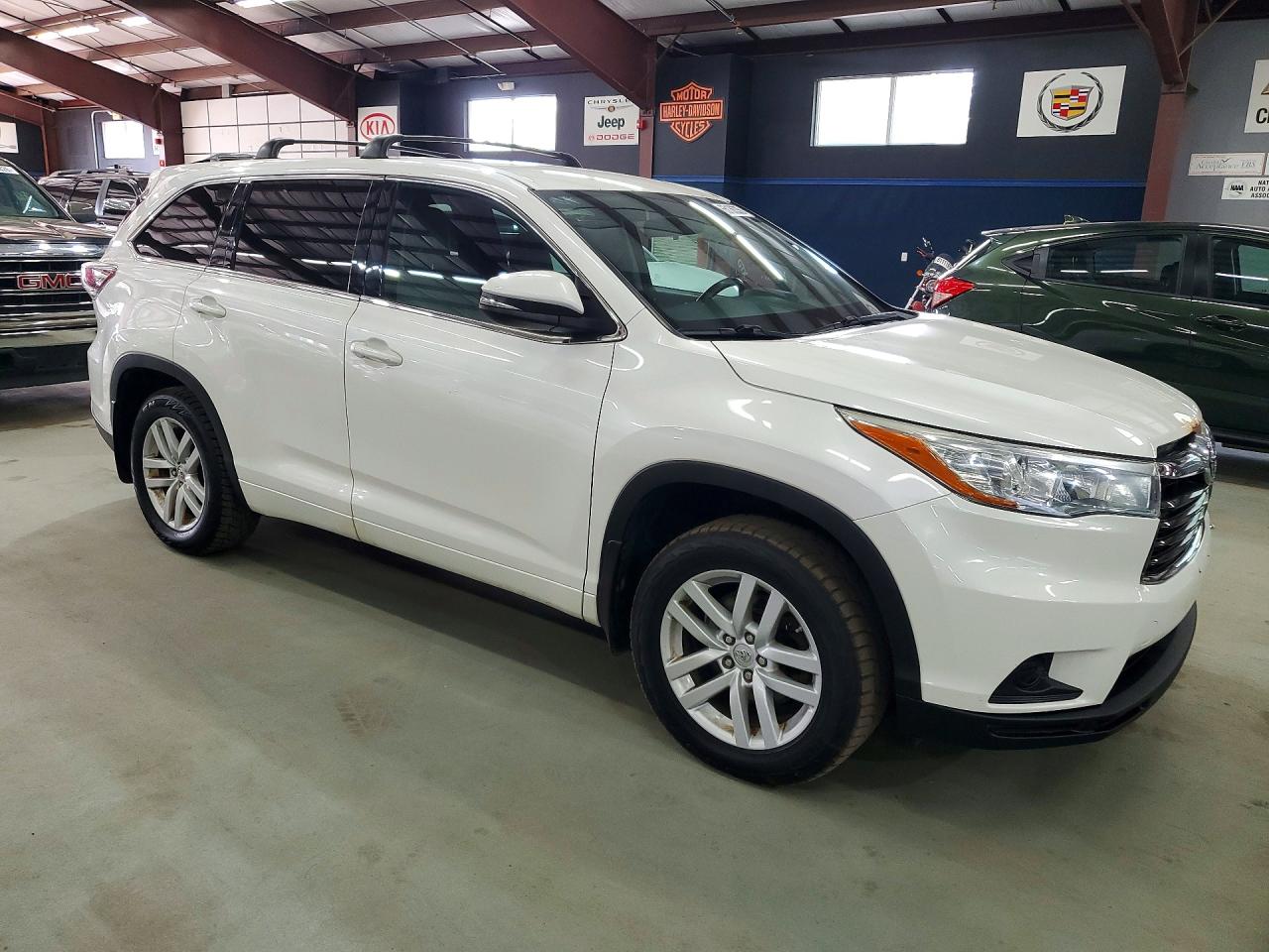 2015 TOYOTA HIGHLANDER LE — снимка 4