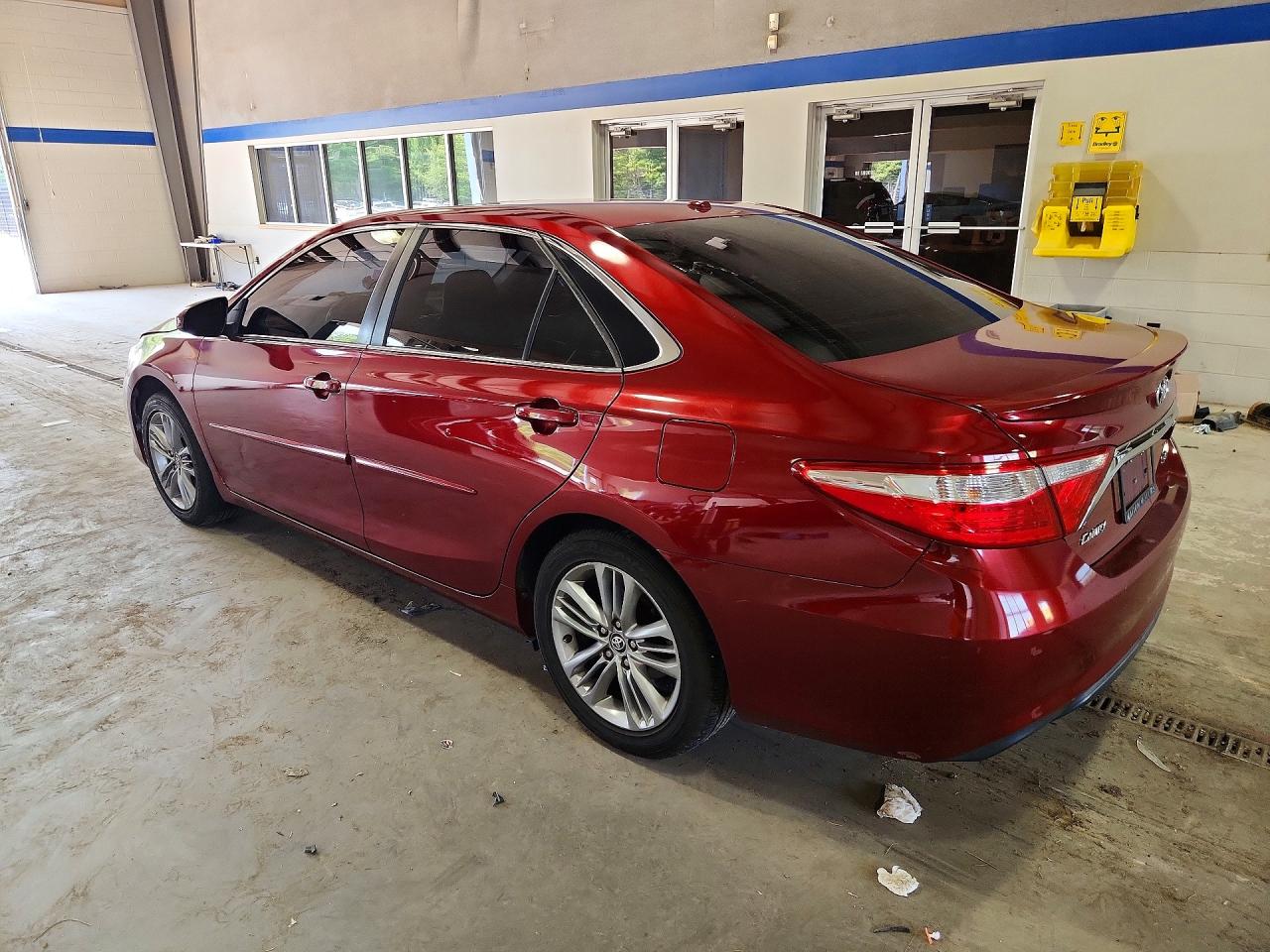 2015 TOYOTA CAMRY SE — снимка 2