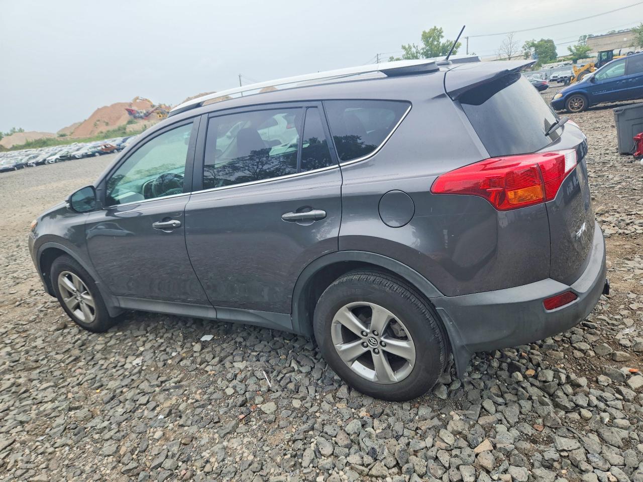 2015 TOYOTA RAV4 XLE — снимка 2