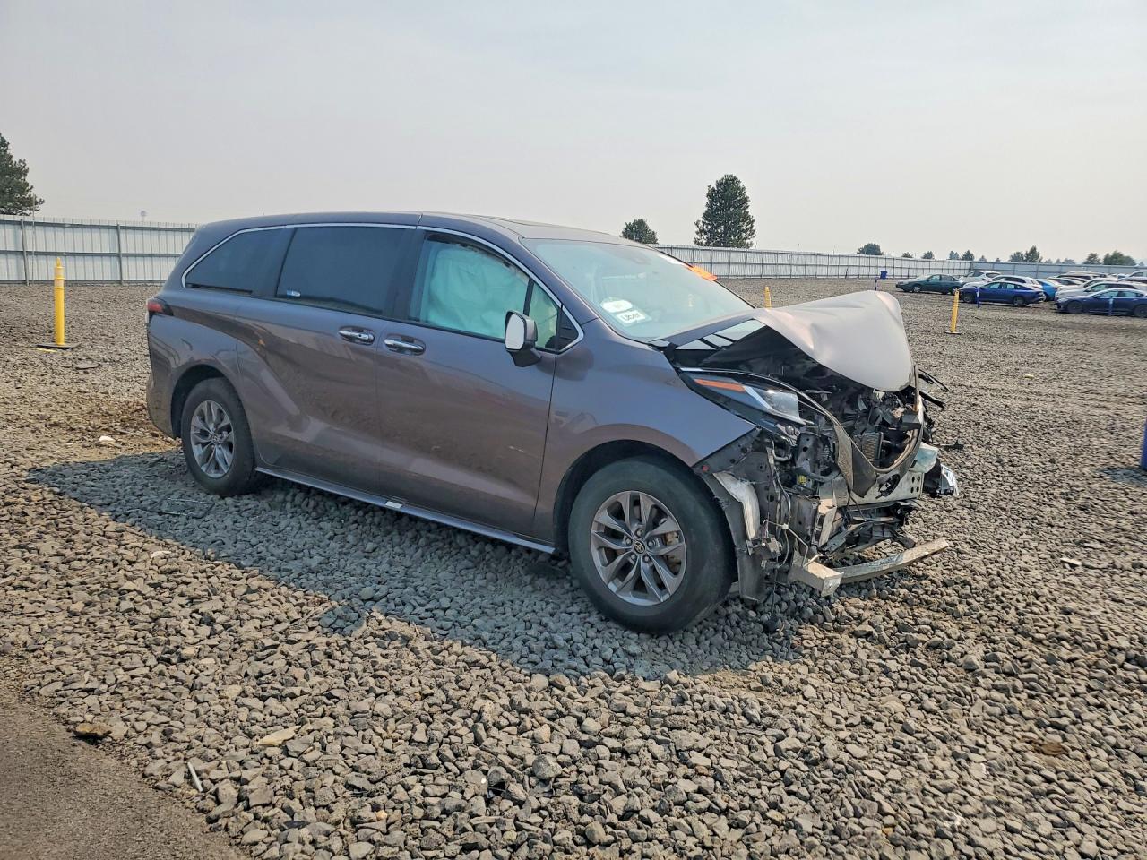 2022 TOYOTA SIENNA XLE — снимка 4
