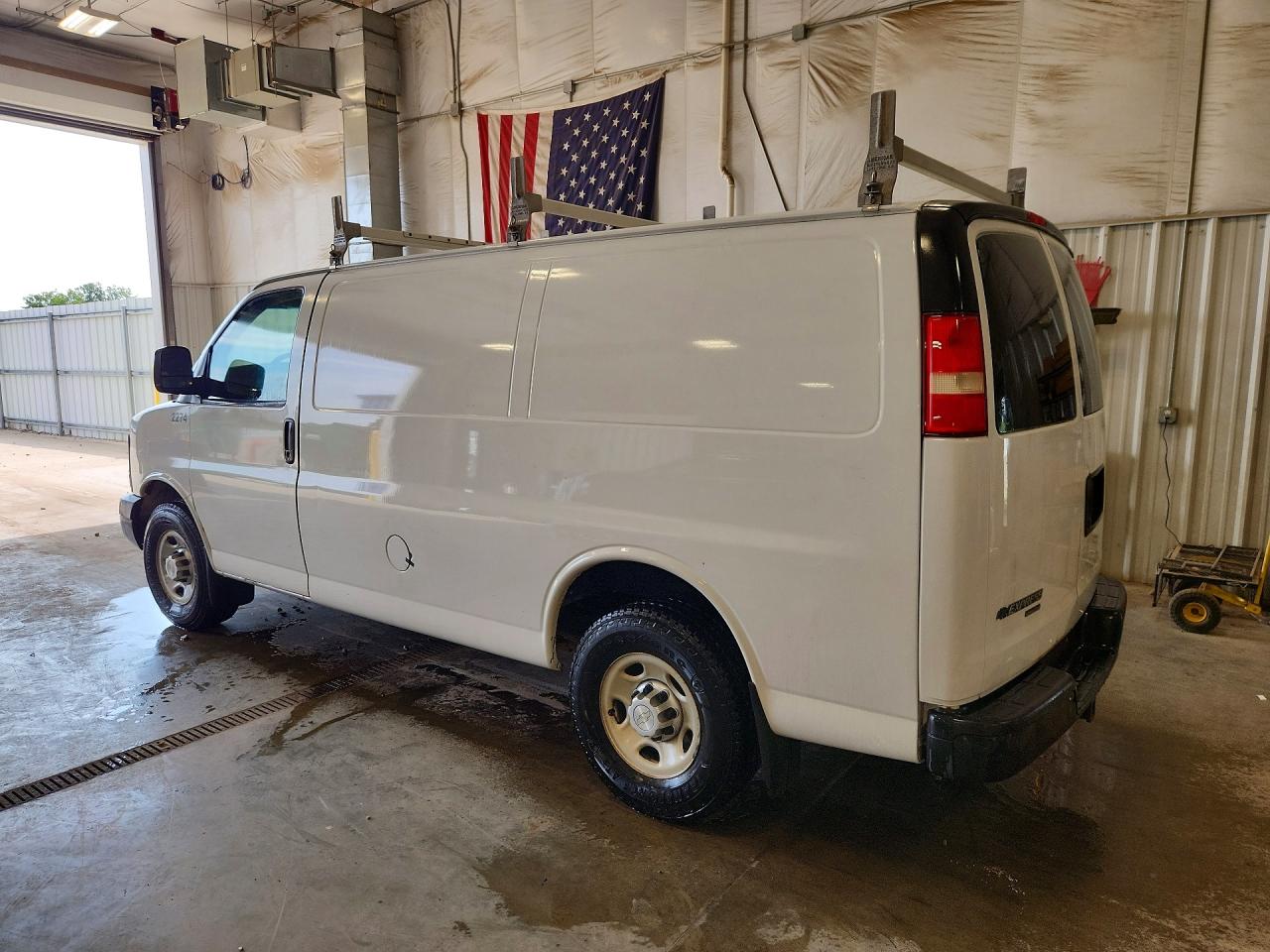 2015 CHEVROLET EXPRESS G3500 — снимка 2