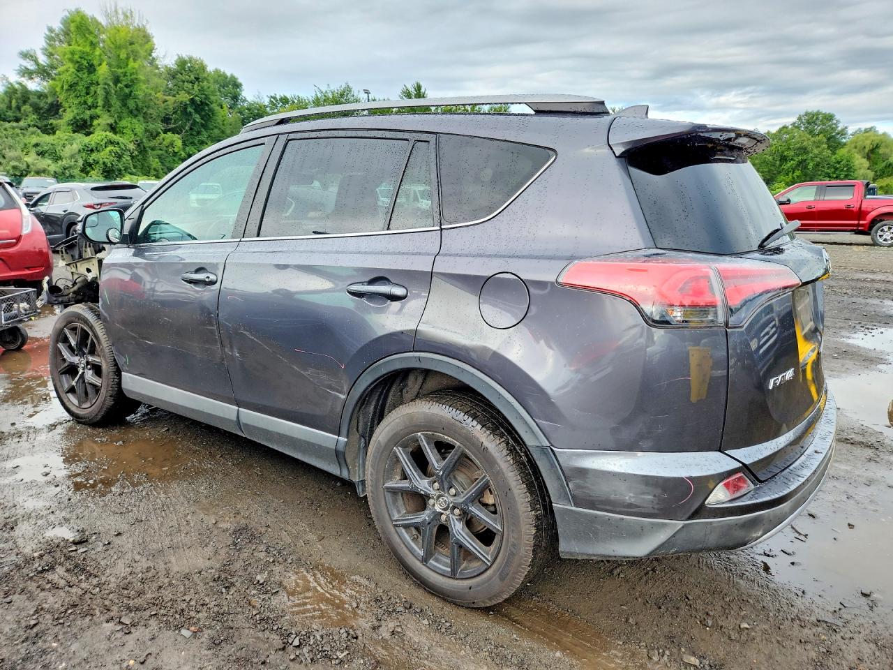 2018 TOYOTA RAV4 SE — снимка 2