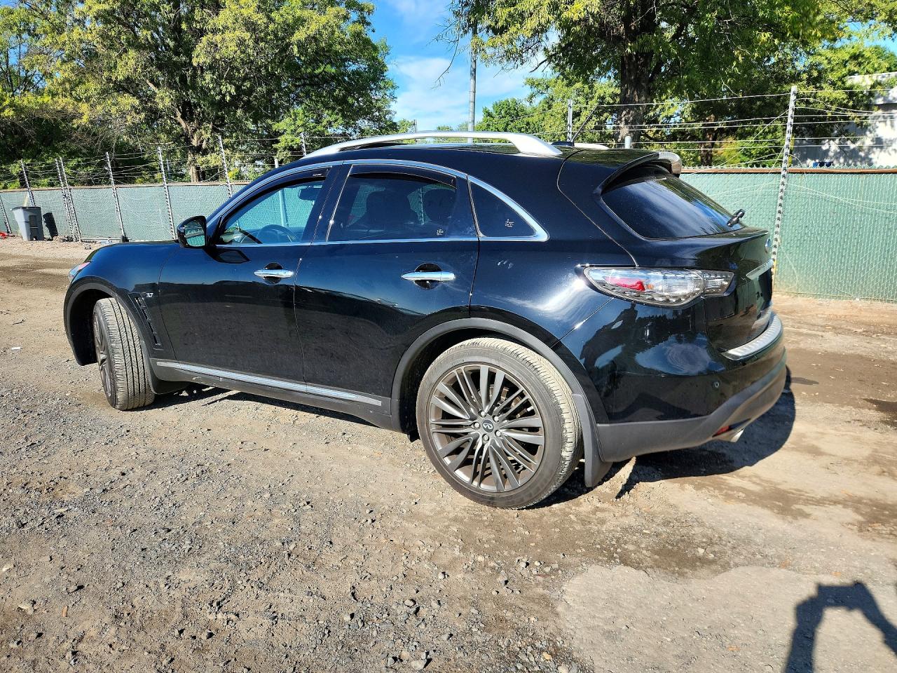 2017 INFINITI QX70 BASE — photo 2